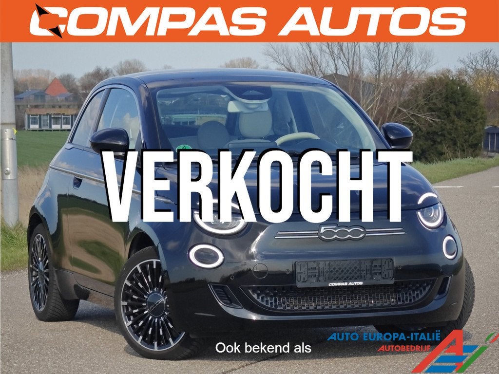 Fiat 500E La Prima 42 kWh | Luxe | Co Driver (bj 2022), Auto's, Fiat, 12 maanden, Gebruikt, 4 stoelen, Zwart