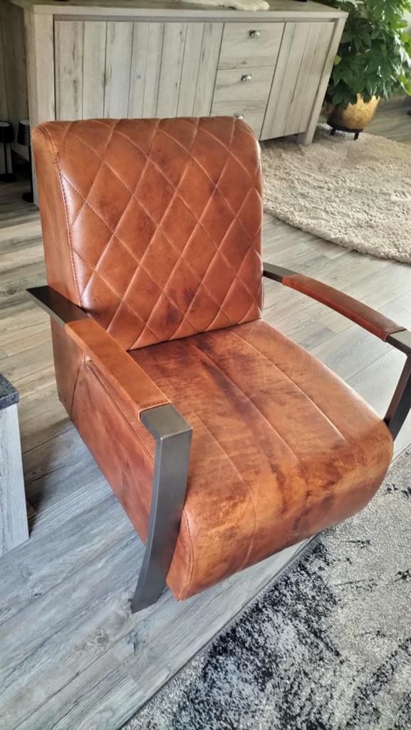 Leren fauteuil, Ophalen, 75 tot 100 cm, Zo goed als nieuw, Leer