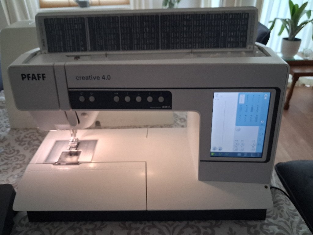 Borduur- en naaimachine Pfaff Creative 4.0, Ophalen, Gebruikt, Naaimachine, Pfaff