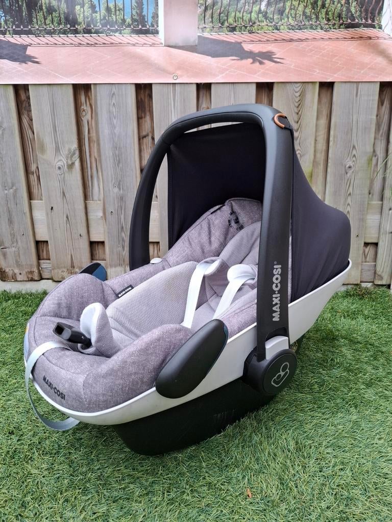 Pebble Pro i-Size Baby Nomad Grey + FamilyFix One i-Size, Ophalen, Zijbescherming, Zo goed als nieuw, Isofix