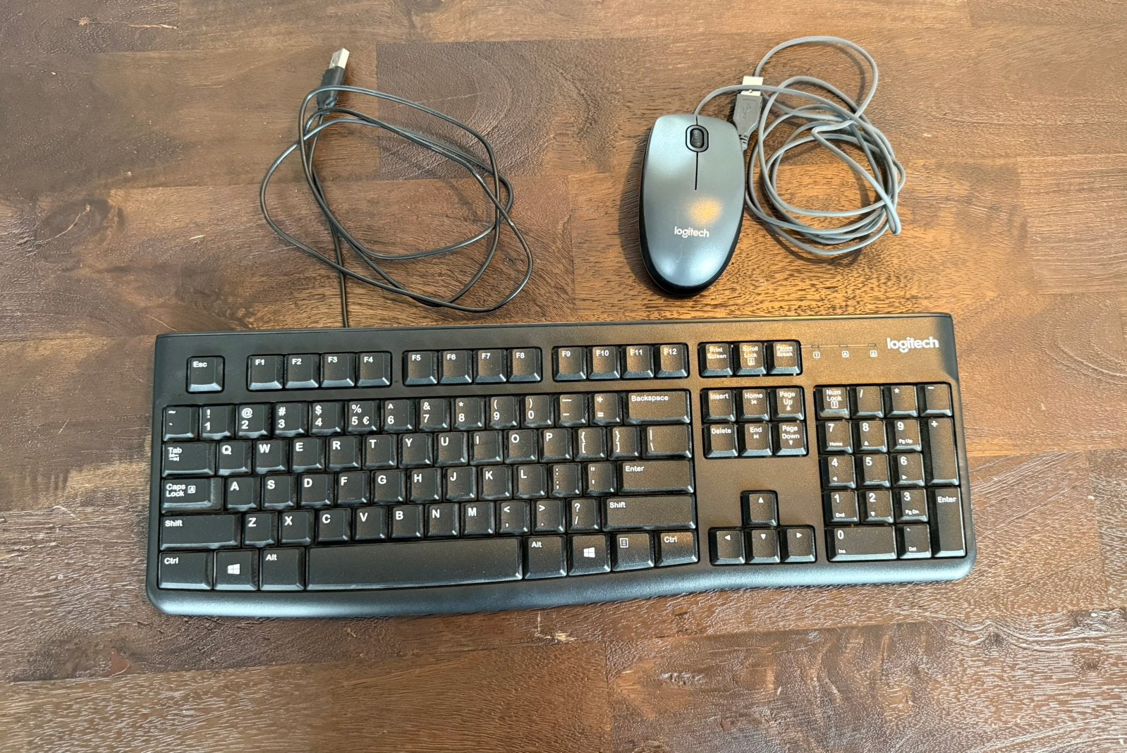 Logitech Toersebord & Muis, Computers en Software, Ophalen of Verzenden, Zo goed als nieuw, Bedraad, Toetsenbord en muis-set