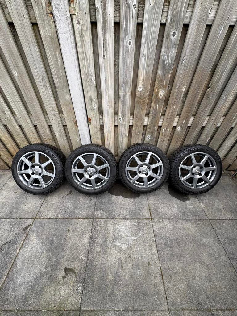Winterbanden met velgen 185/55 R15 4x108, Ophalen, Zo goed als nieuw