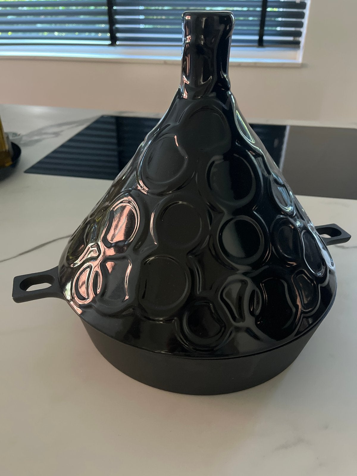 IKEA VARDAGEN Tajine - Zwart, Gietijzer, Huis en Inrichting, Keuken | Potten en Pannen, Ophalen, Gebruikt, Gietijzer, Tajine