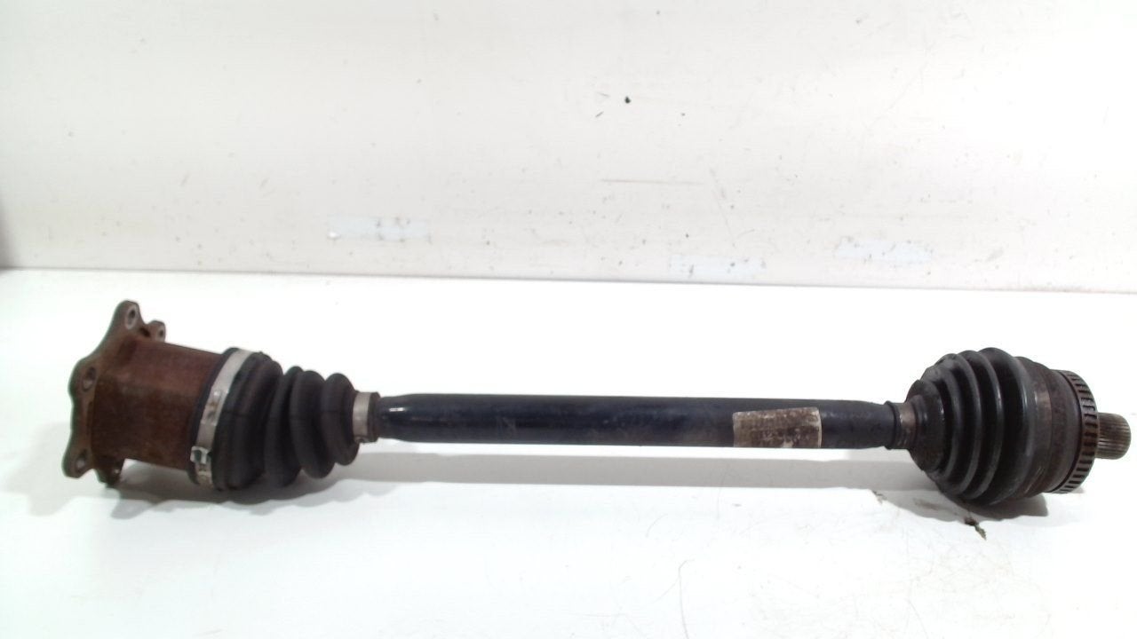 Aandrijfas rechts voor Audi A4, Auto-onderdelen, Onderdelen@venauto.nl, Van der Ven Autorecycling B.V., Gebruikt, Ettenseweg 76, 4706 PB Roosendaal, The Netherlands