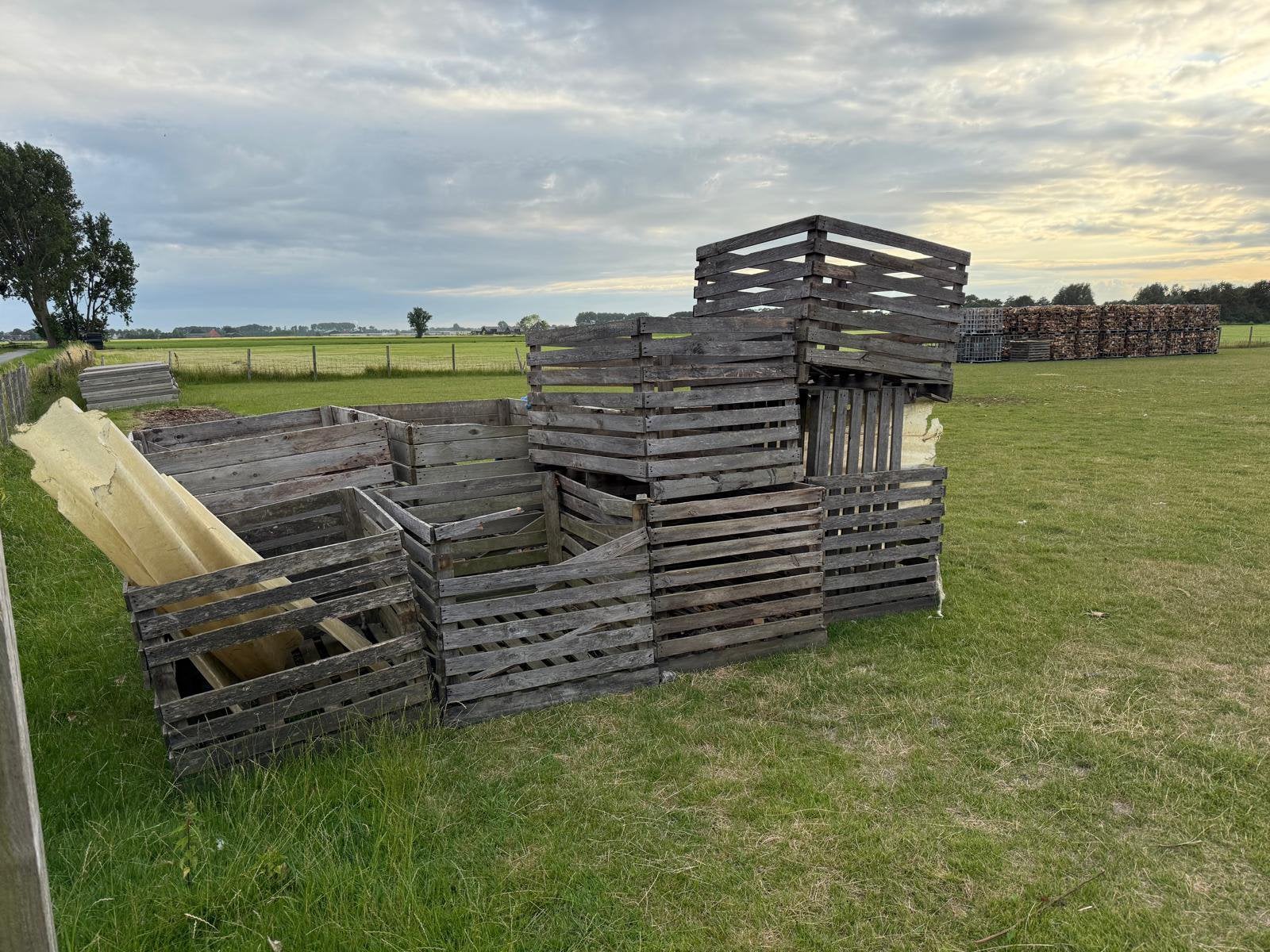 Oude kisten / brandhout gratis op te halen, Minder dan 3 m³, Ophalen