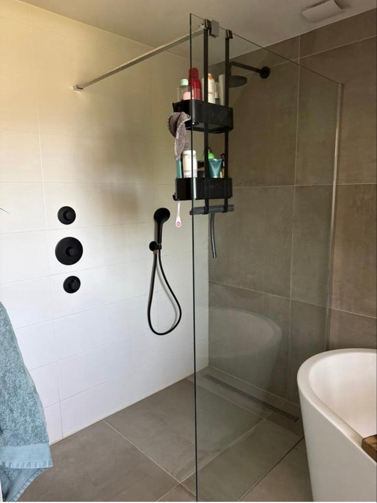 Moderne douchewand 8mm veiligheidsglas met stabilisatiestang, Ophalen, Zo goed als nieuw