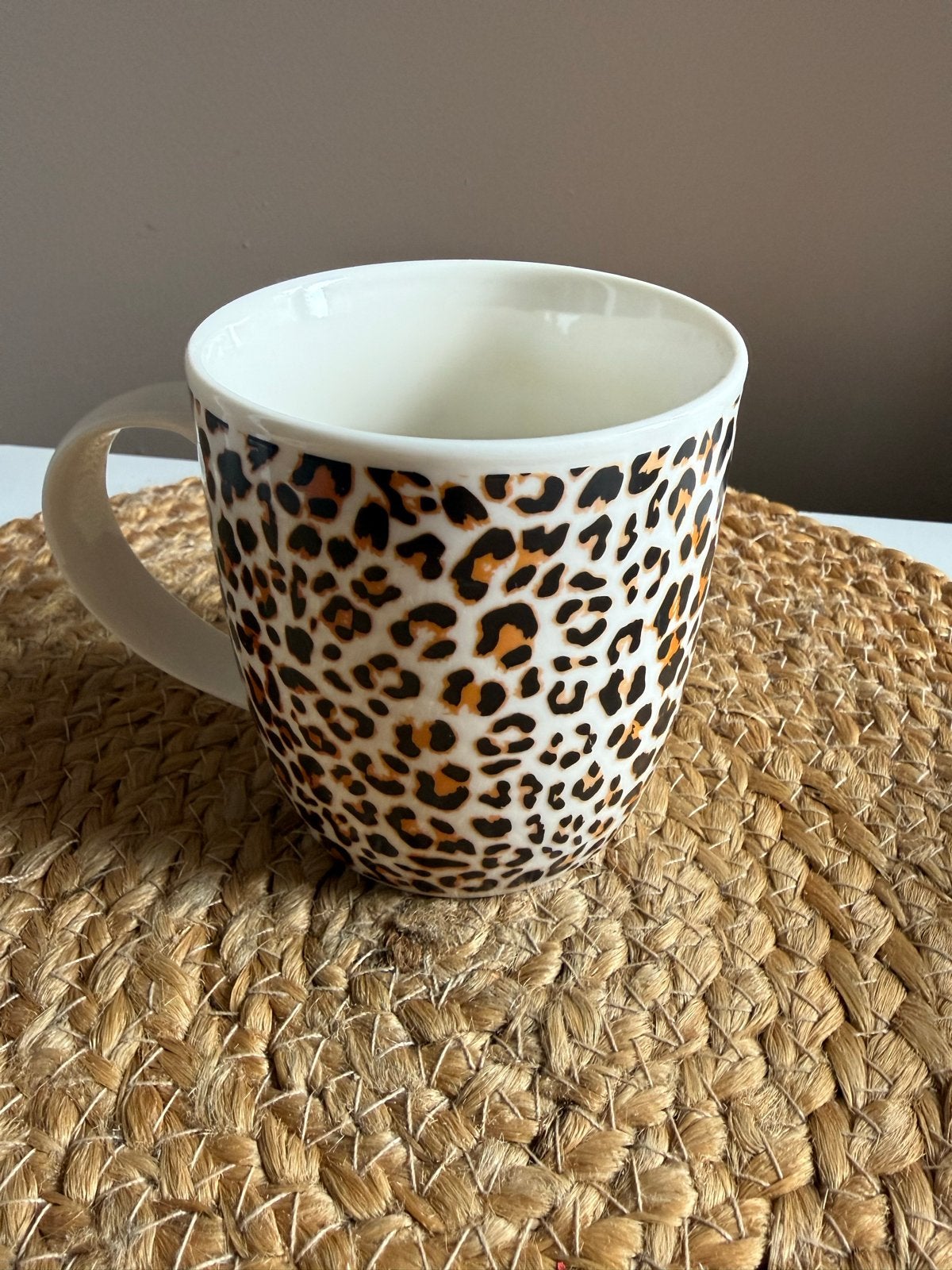 Mok met luipaardprint - Siaki Collections, Overige typen, Verzenden, Zo goed als nieuw, Steen/keramiek