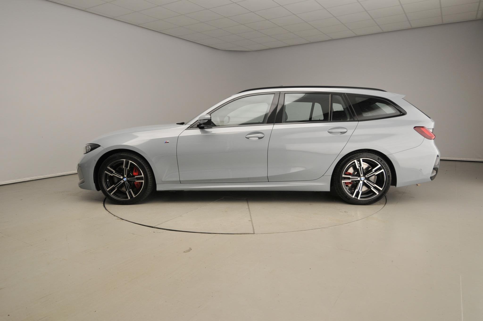 BMW 3 Serie Touring 320i | M-Sportpakket | LED | Navigatie |, Auto's, Automaat, Gebruikt, 4 cilinders, Met garantie (alle)