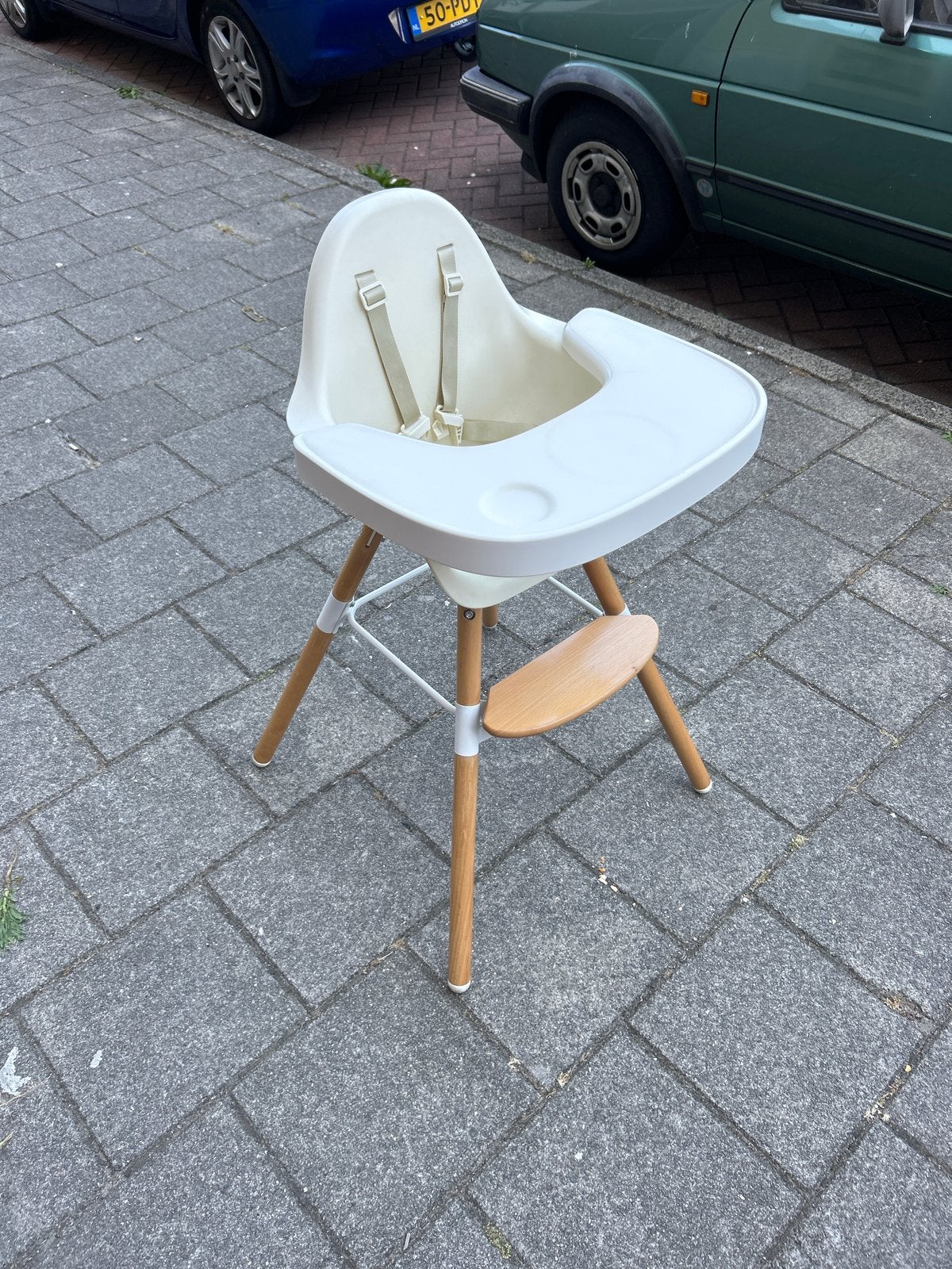 Childwood kinderstoel met siliconen onderzetter en 3-punts g, Ophalen, Gebruikt, Overige typen, Gordel(s)