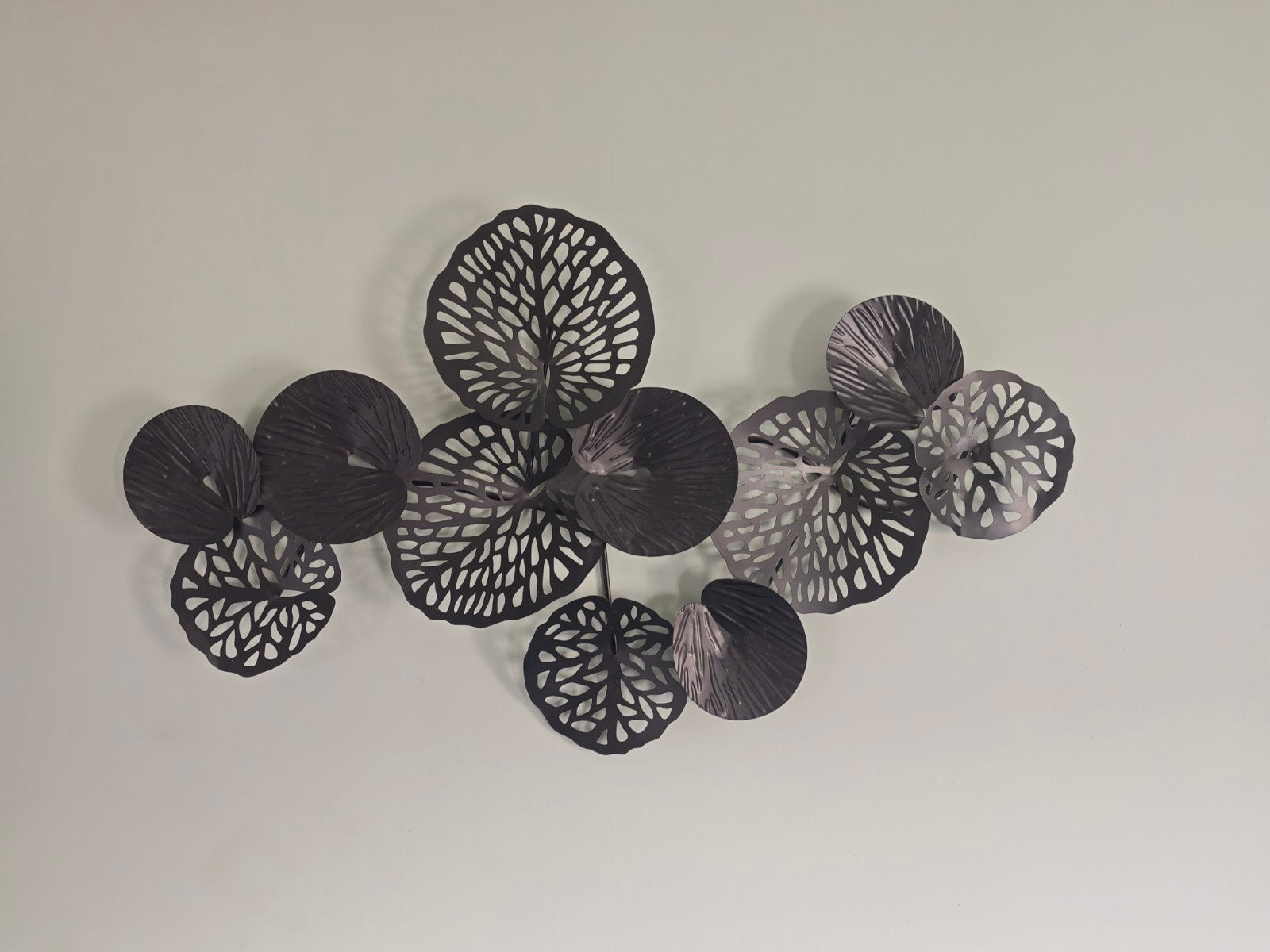 Zeer nette wanddecoratie metaal zwart bladeren 100x60, Hobby en Vrije tijd, Kralen en Sieraden maken, Zo goed als nieuw, Overige typen