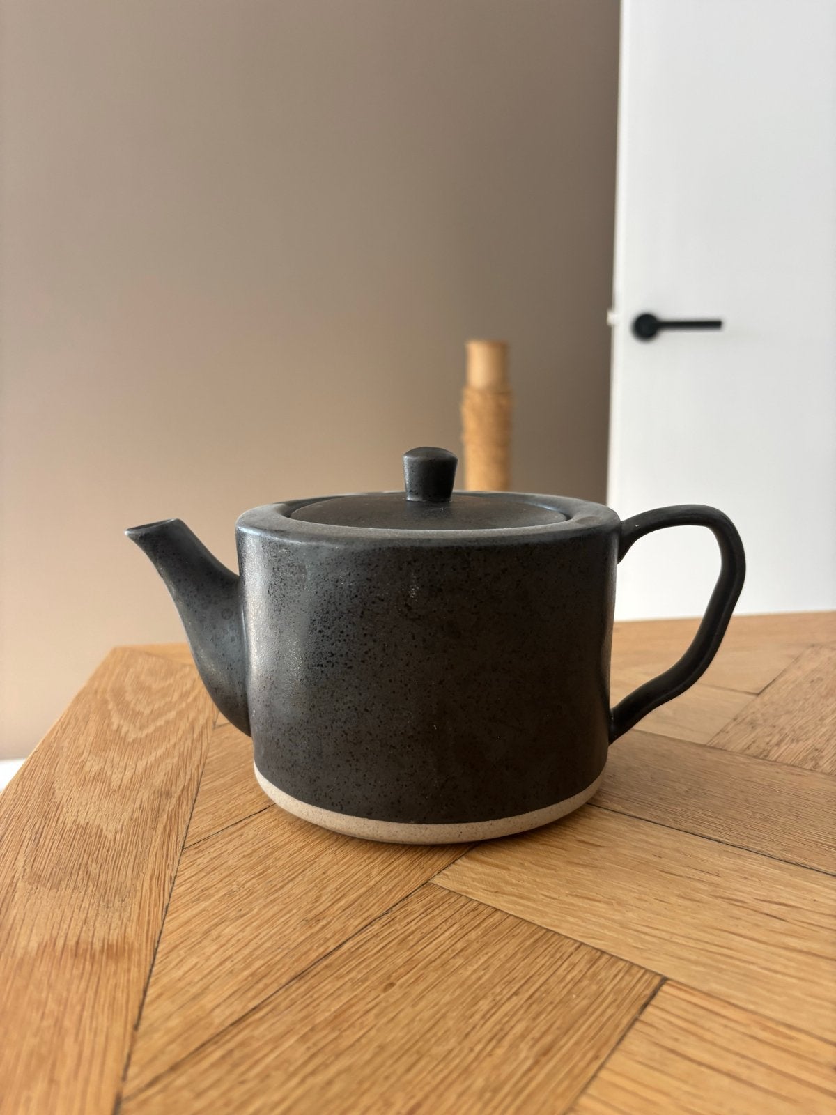 Theepot van Xenos - Amper gebruikt, zo goed als nieuw, Zo goed als nieuw, Zwart, Steen/keramiek, Overige merken