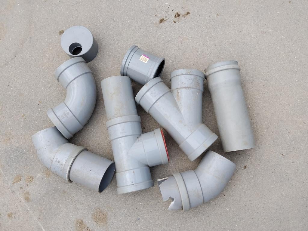 Diverse PVC stukken 110 mm, Doe-het-zelf en Verbouw, Buizen en Afvoer, Ophalen of Verzenden