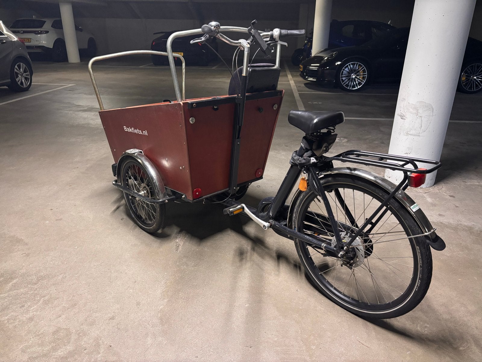 Bakfiets met huif en kinderzitje, Gebruikt, Huif, Ophalen of Verzenden, 2 kinderen