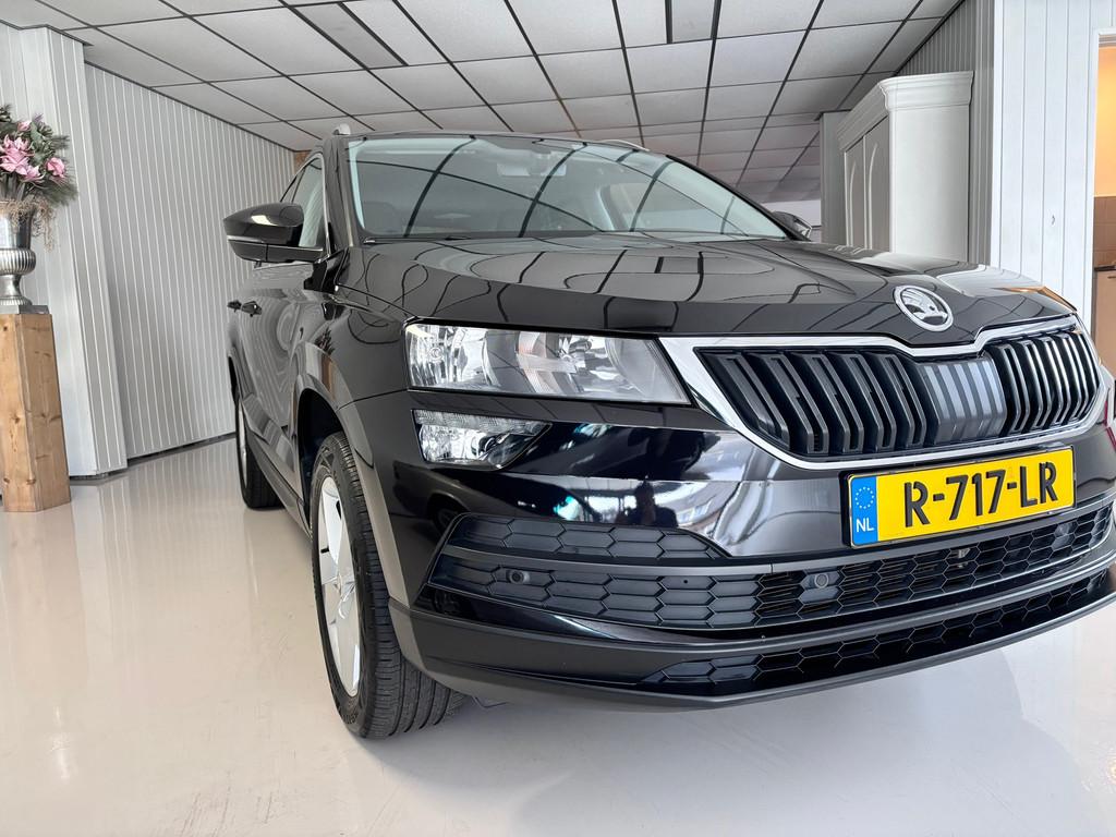 Skoda Karoq 1.5 TSI ACT BUSINESS AUTOMAAT, CARPLAY, ACC, PDC, Stof, 4 cilinders, Zwart, Karoq