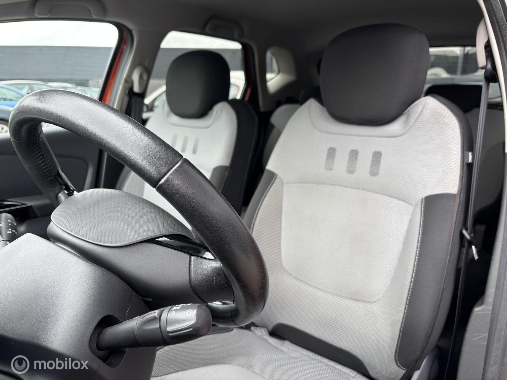 Foto 10 van Renault Captur 0.9 TCe Dynamique Uitvoering _ 1Ste Eigenaar