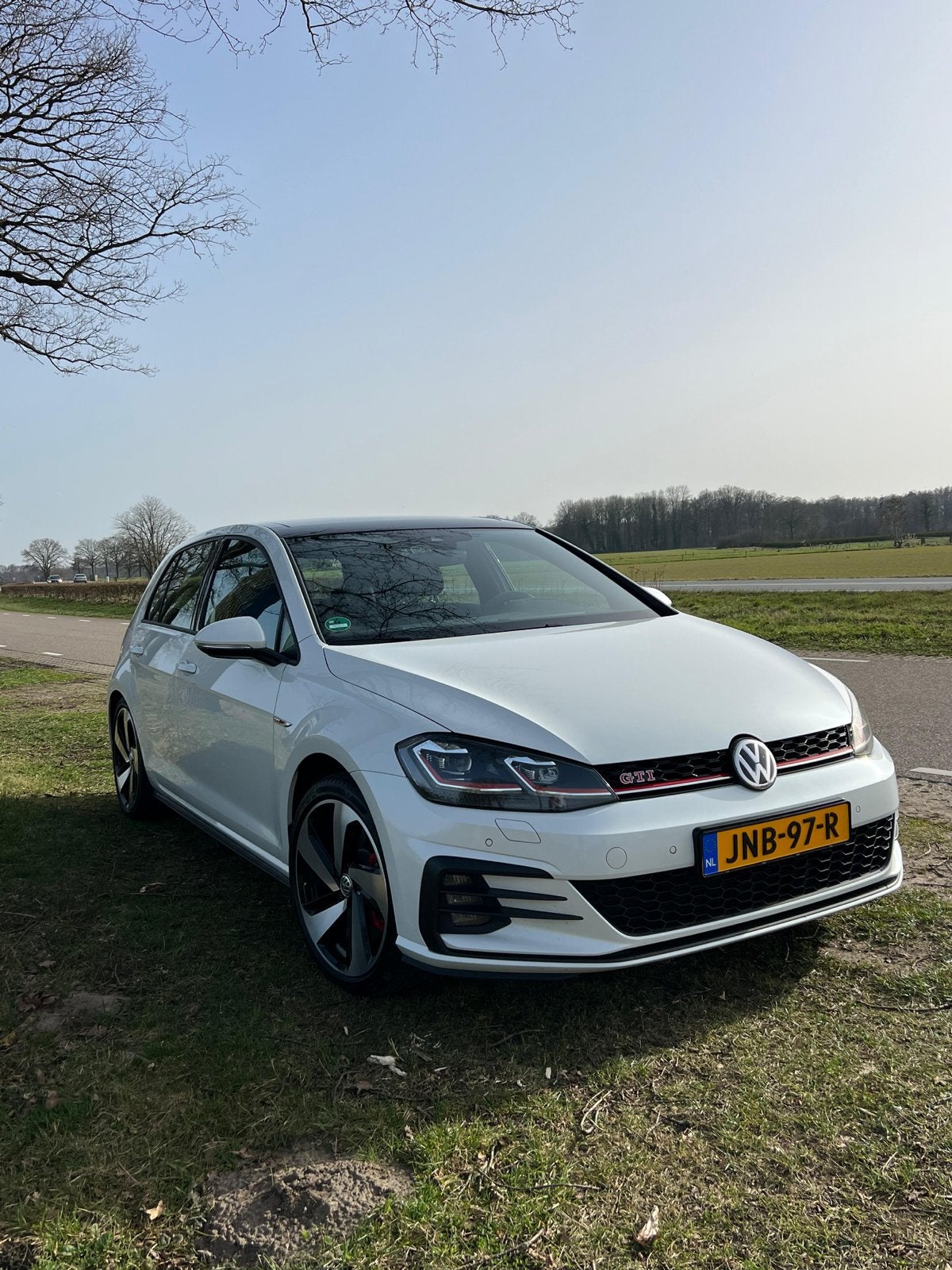 Volkswagen Golf 7.5 GTI performance/pano/dcc, Auto's, Voorwielaandrijving, Stof, 4 cilinders, Wit