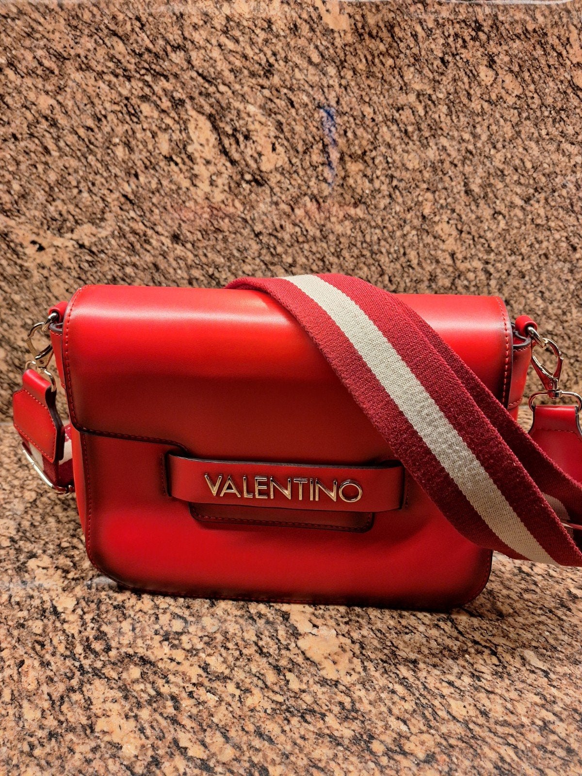 Valentino tas rood met lichte beschadiging, Sieraden, Tassen en Uiterlijk, Tassen | Damestassen, Ophalen of Verzenden
