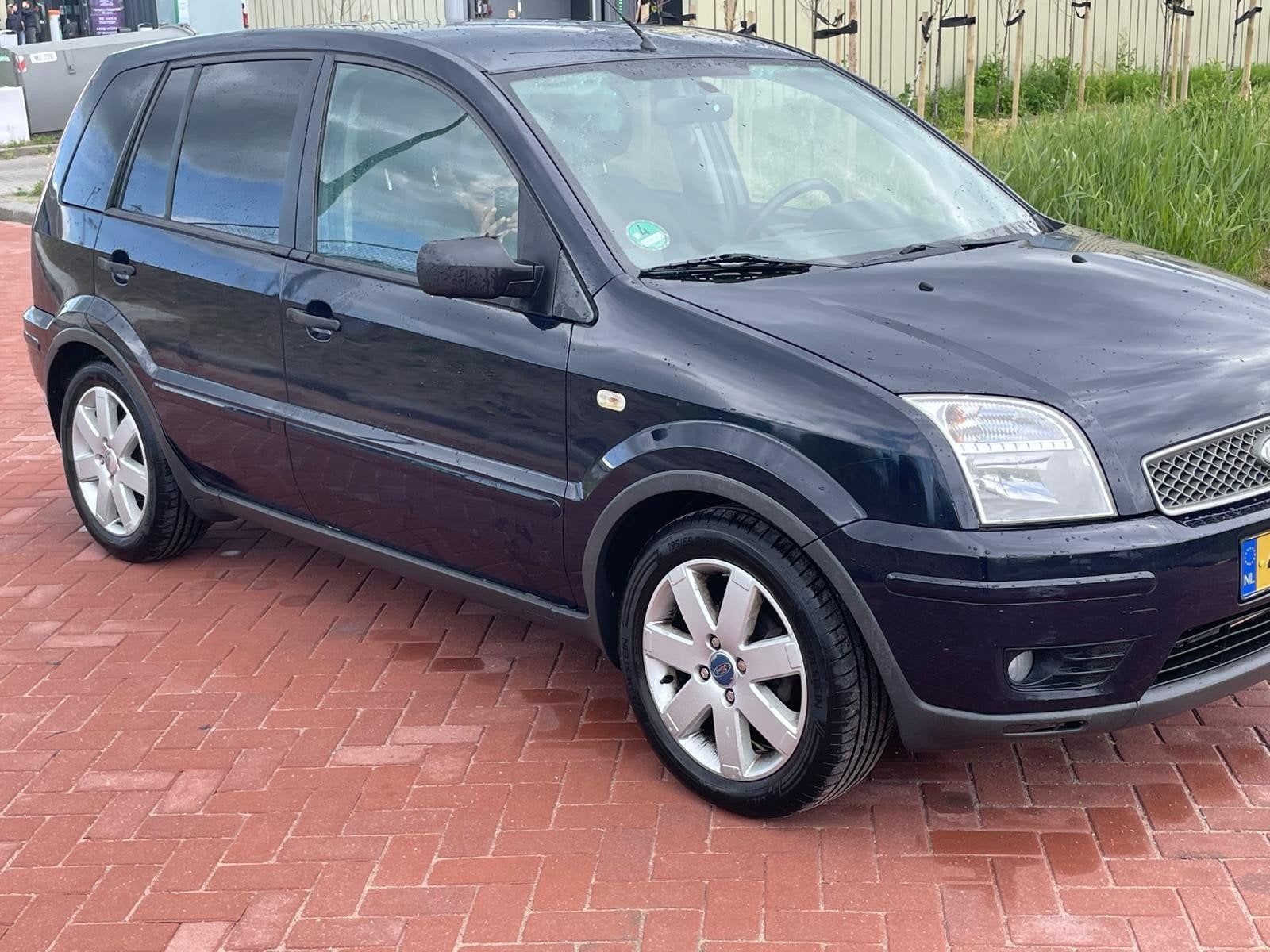 Ford Fusion 1.4 16V 2005 Blauw, Voorwielaandrijving, 40 €/maand, Zwart, Blauw