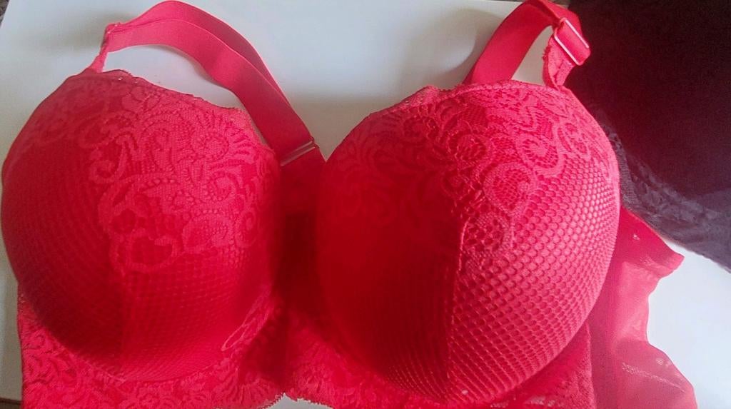 NIEUW Rode plunge Beugel Bh met kant korting 95E of 100e, Ophalen of Verzenden, Rood, BH