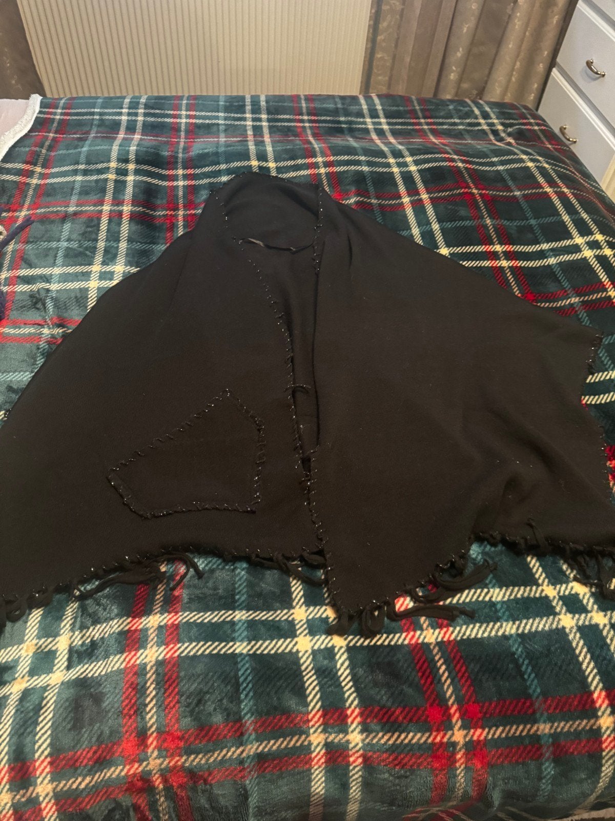 Zwarte poncho sjaal met franjes, Onbekend, Ophalen of Verzenden, Gedragen