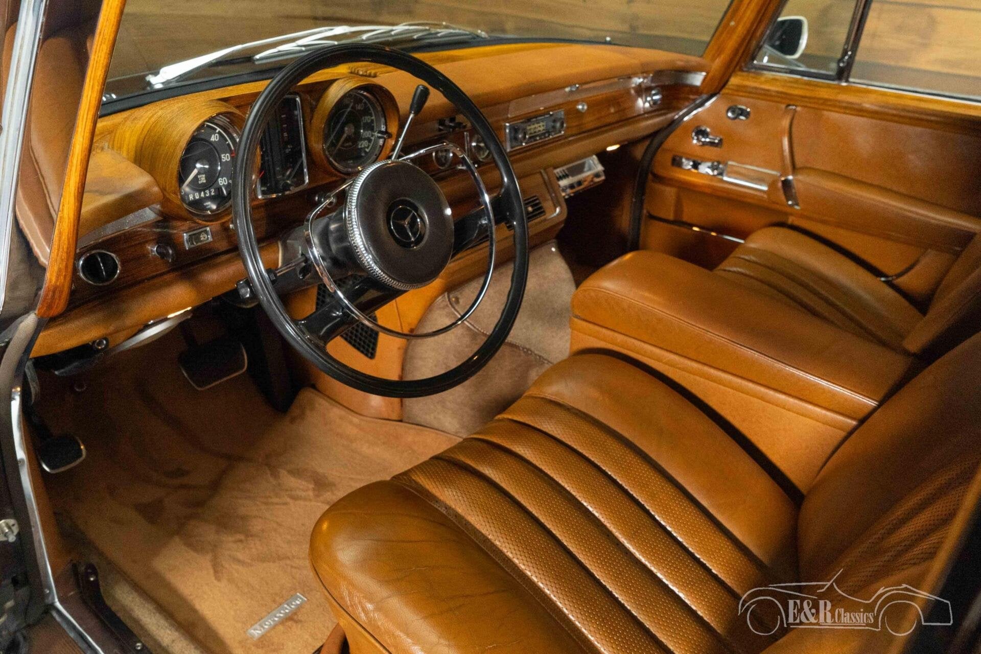 Mercedes 600 Sedan | 1967, Auto's, Oldtimers, Achterwielaandrijving, Bruin, 4 stoelen, Sedan