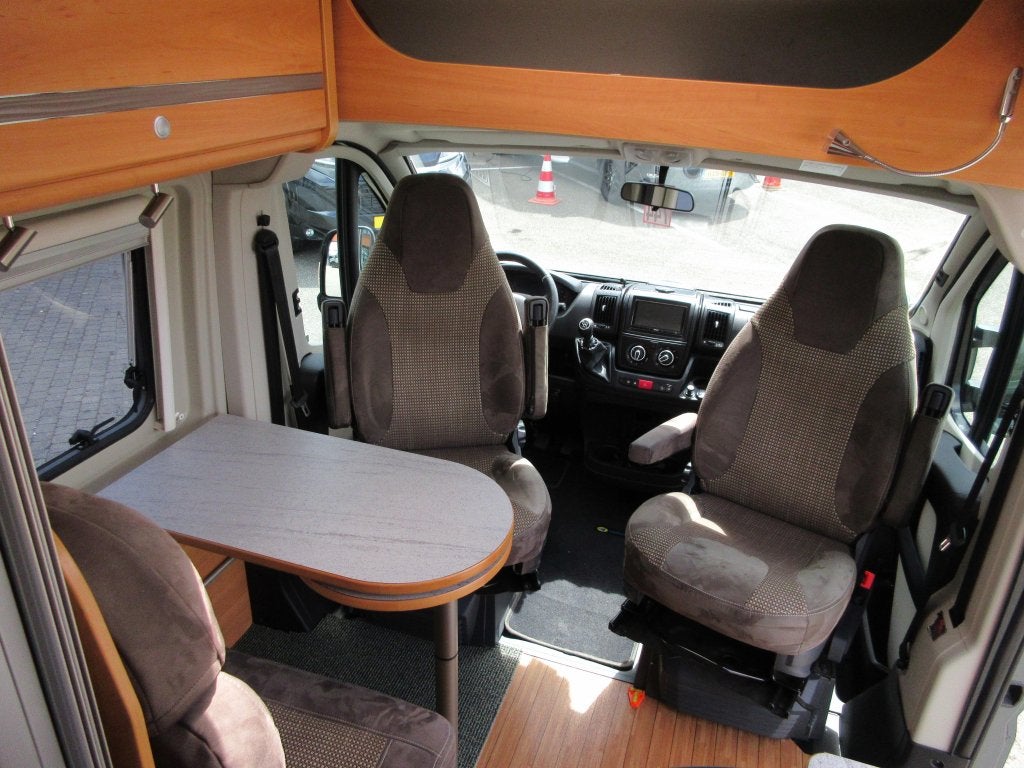 Pössl Roadstar 540 COMPACTE BUSCAMPER 130 PK, Buscamper of Camperbus, Ringverwarming, Tot en met 2, Overige merken