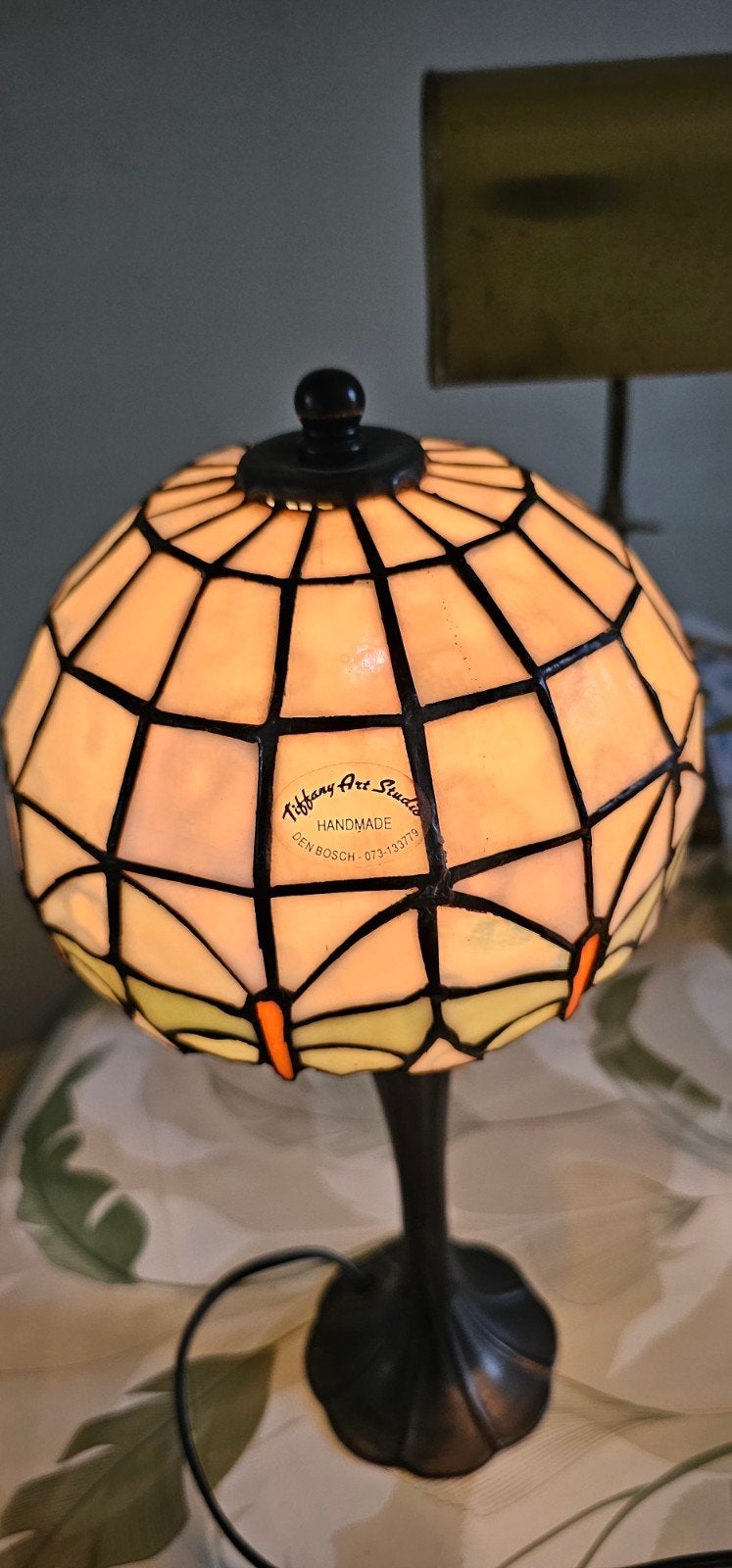 Handgemaakte Tiffany Tafellamp - Art Studio Den Bosch, Huis en Inrichting, Met schakelaar, Meerkleurig, E14 (klein), Ophalen of Verzenden