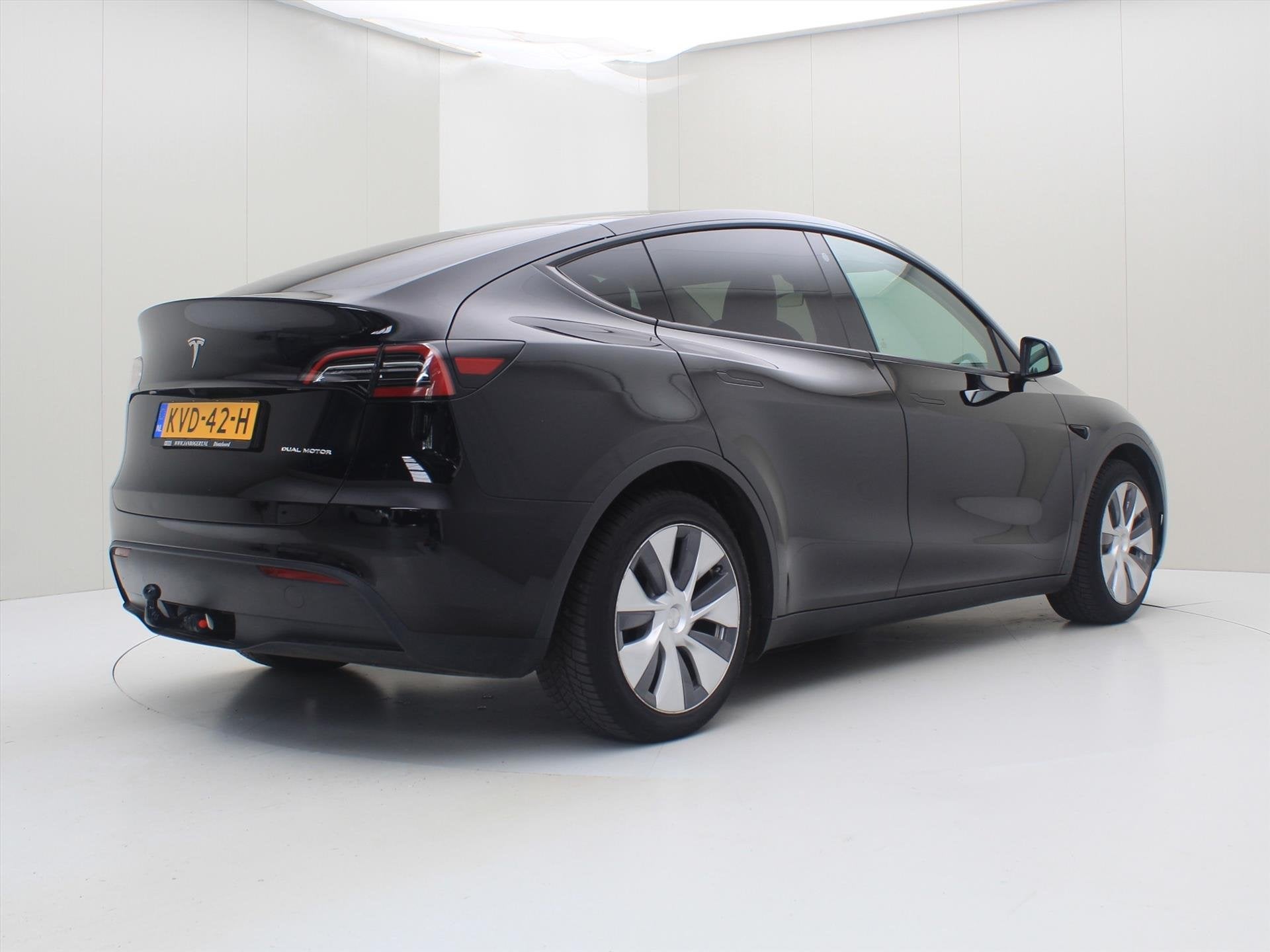 Tesla Model Y Long Range AWD 75kWh 351pk 92,7% SoH [ TREKHAA, Automaat, Gebruikt, Zwart, Zwart