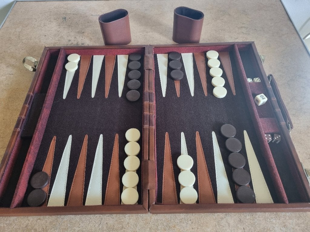Backgammon in luxe koffer, Ophalen of Verzenden, Zo goed als nieuw