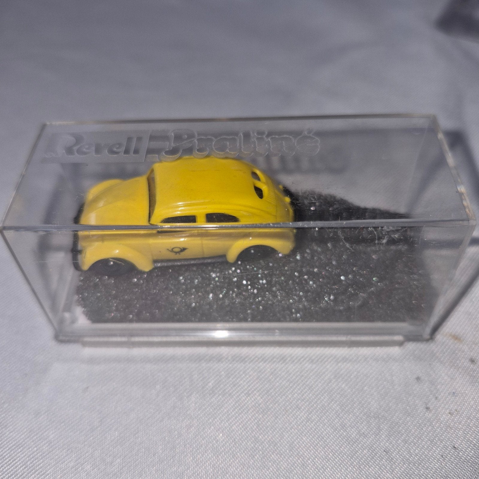 Revell Praline Volkswagen Kever Postauto - Geel, Ophalen of Verzenden, Zo goed als nieuw, Auto