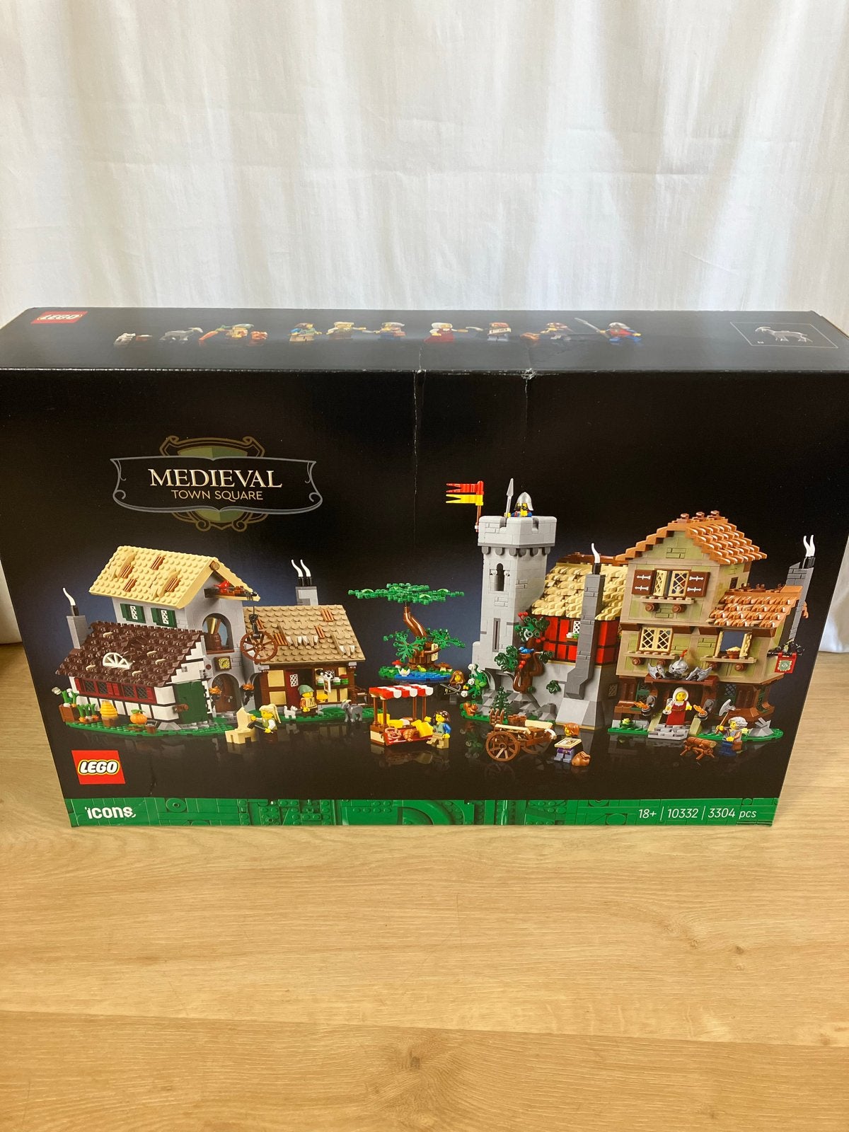 LEGO Icons 10332 Middeleeuws Dorpsplein Nieuw in doos, Lego, Nieuw, Ophalen of Verzenden, Inclusief doos