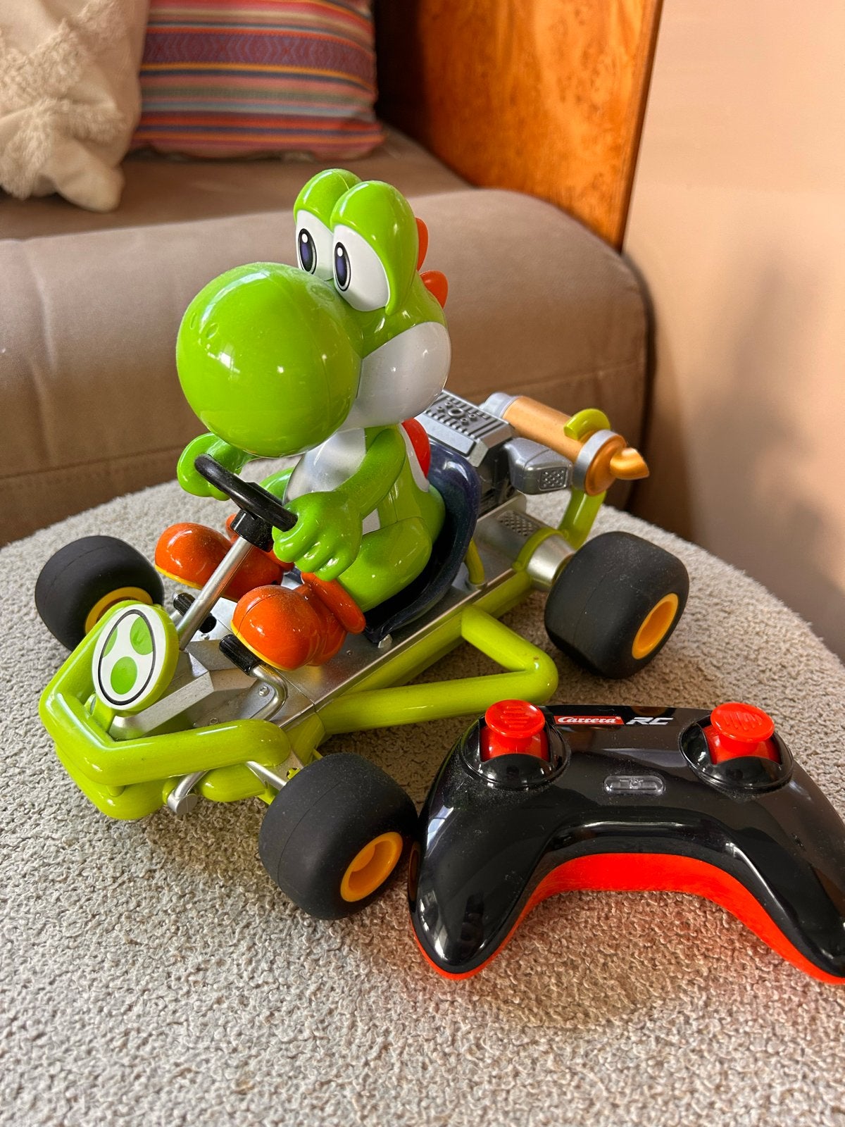 Carrera RC Mario Kart Yoshi - Afstandsbestuurbare Auto, Elektro, Ophalen of Verzenden, Zo goed als nieuw, Auto onroad