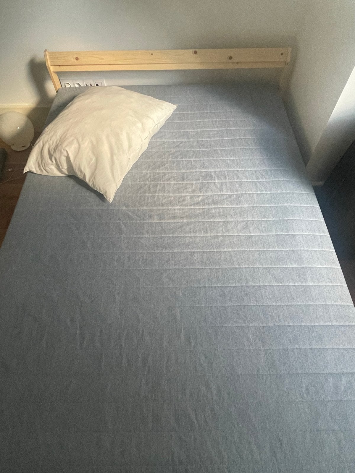 IKEA NEIDEN bedframe 140x200 cm met nieuw matras, Huis en Inrichting, Slaapkamer | Bedden, Ophalen, Beige, Tweepersoons, 140 cm