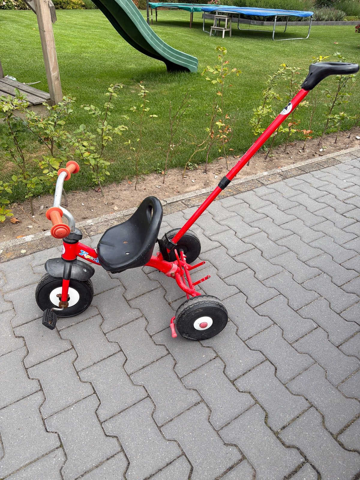 Yipeeh Kinderfietsje - Rode Driewieler met Duwstang, Fietsen en Brommers, Fietsen | Kinderfietsjes, Ophalen, Gebruikt, Terugtraprem