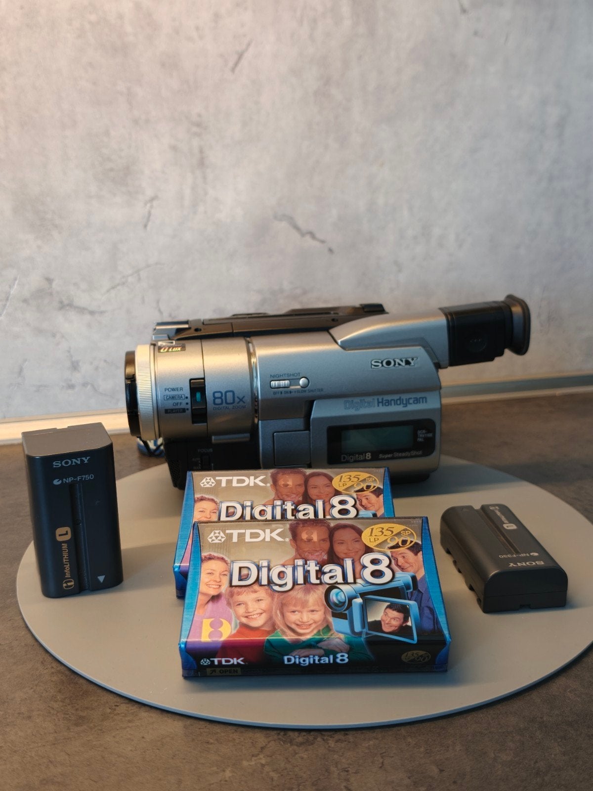 Sony Digital8 Camcorder met accessoires en tassen, Audio, Tv en Foto, Ophalen, 20x of meer, Zo goed als nieuw, Sony