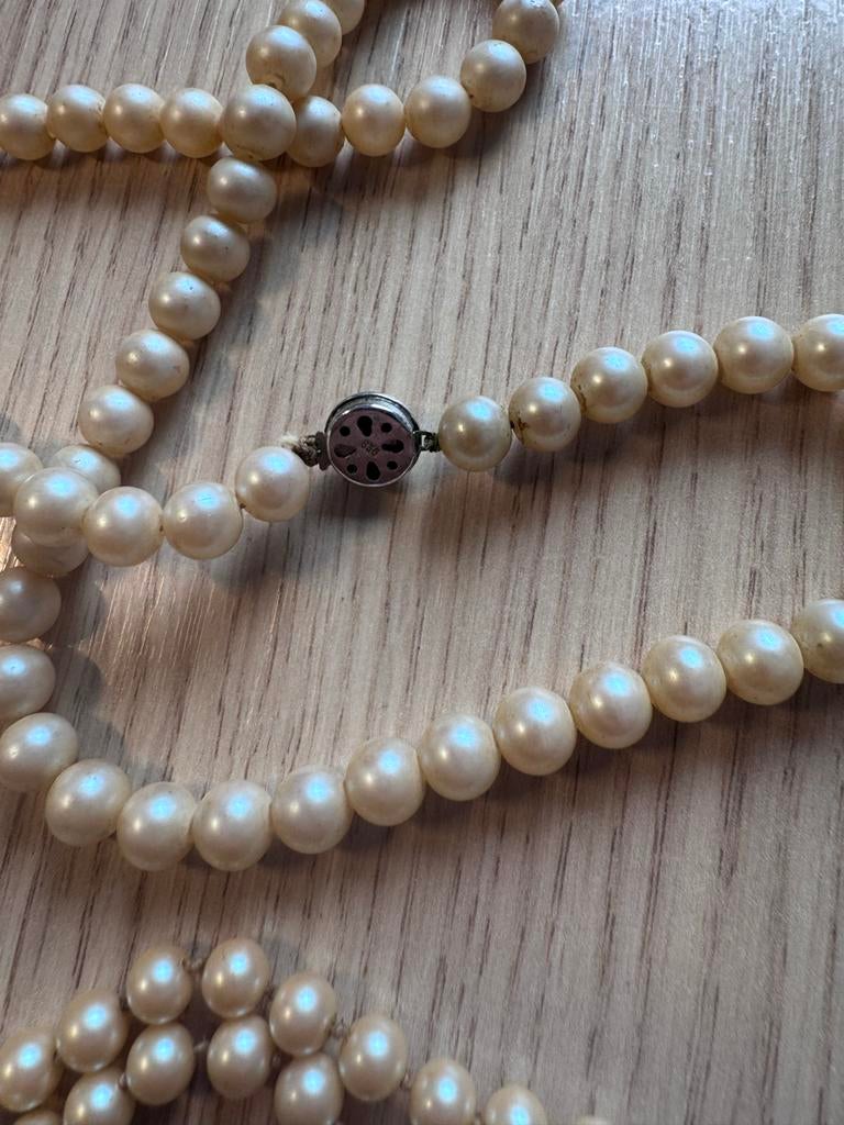 Elegante Parelketting met Zilveren Sluiting, Ophalen of Verzenden, Zo goed als nieuw, Wit, Overige materialen