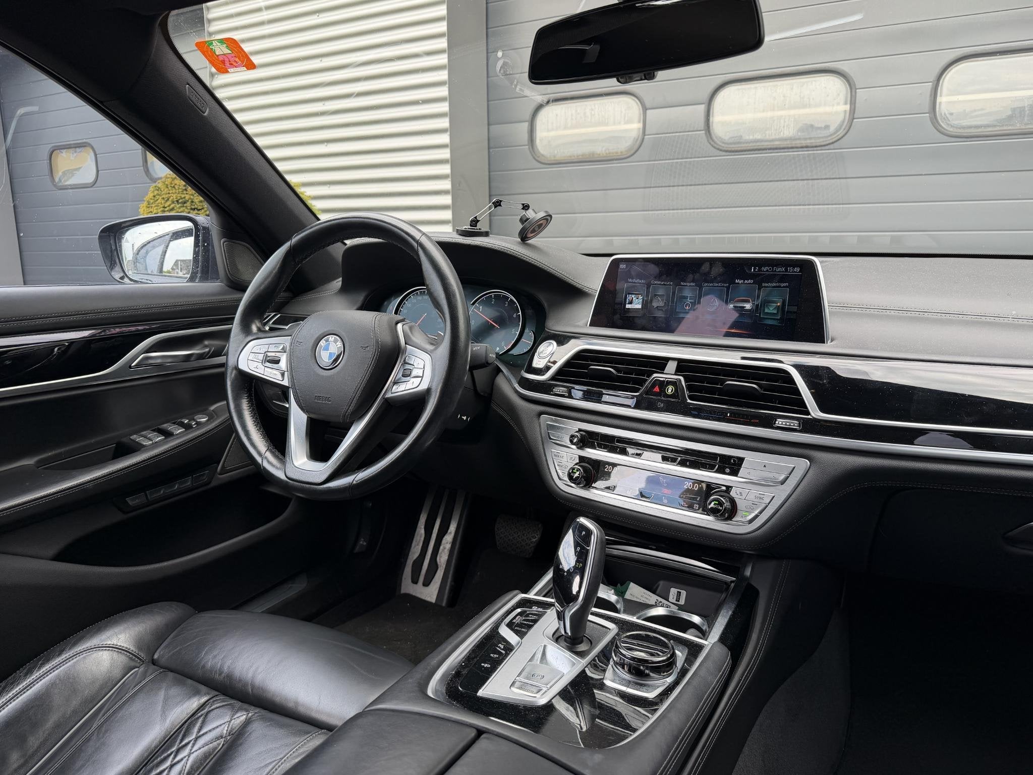 BMW 7-serie 750d xDrive High Executive M-Sport | 360* Camera, Auto's, Automaat, Gebruikt, Euro 6, 2993 cc