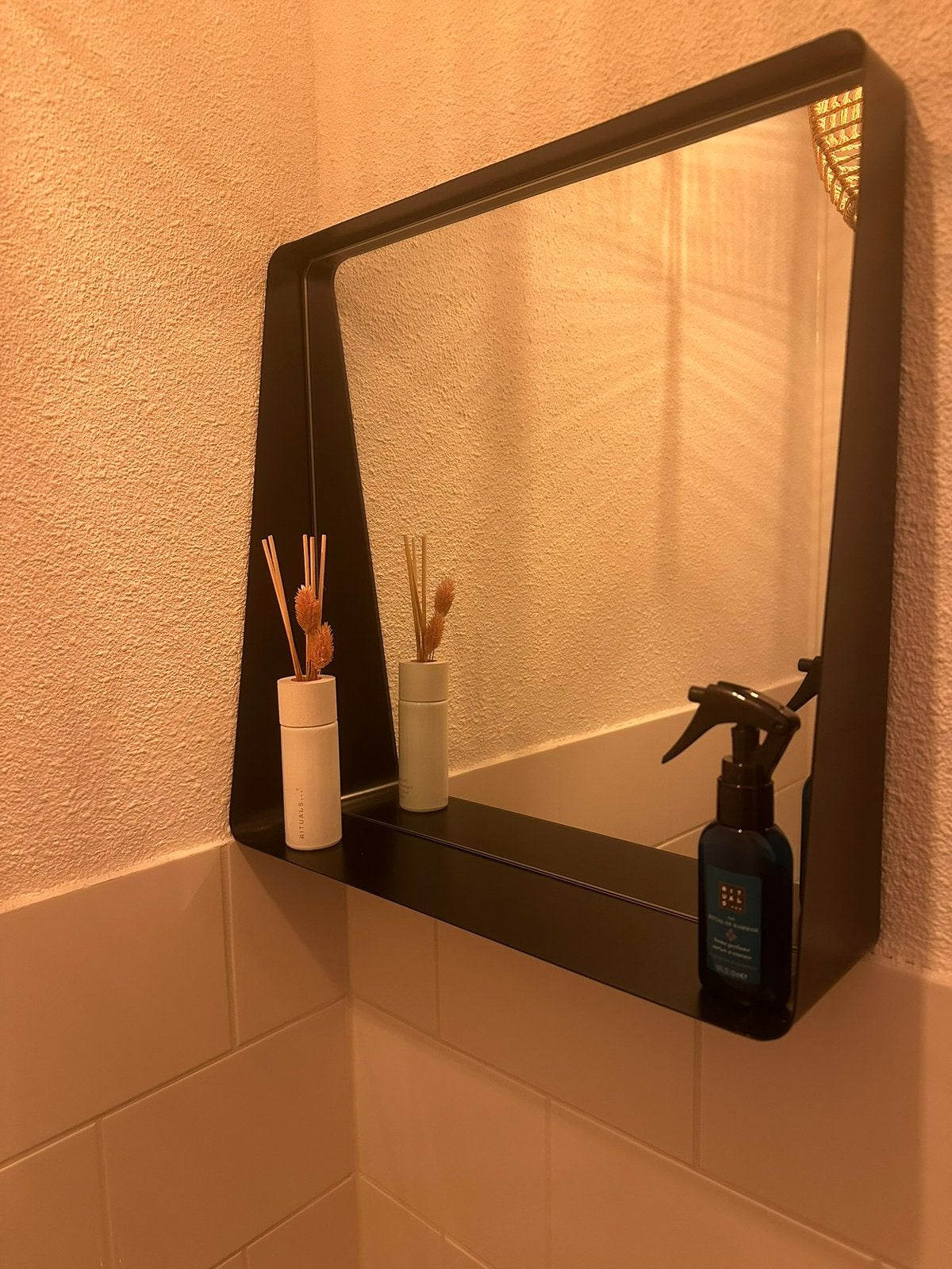Spiegel met plankje., Minder dan 50 cm, Vierkant, Ophalen of Verzenden, Zo goed als nieuw