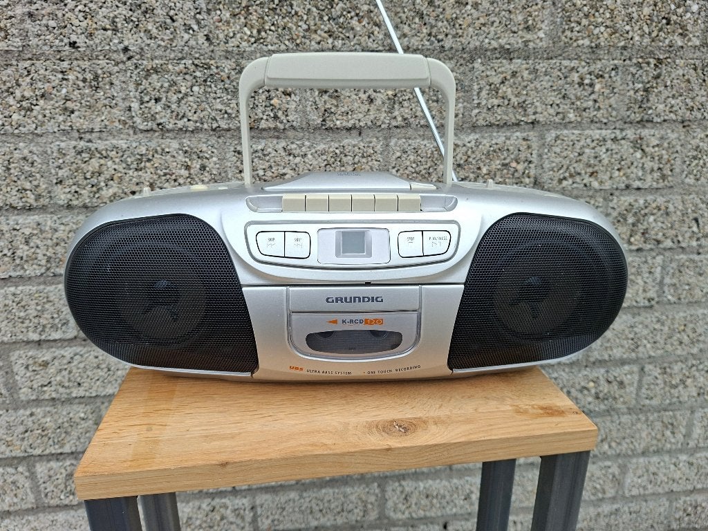 vintage grundig k-rdc120 radio cd en cassettedeck, Ophalen of Verzenden, Zo goed als nieuw