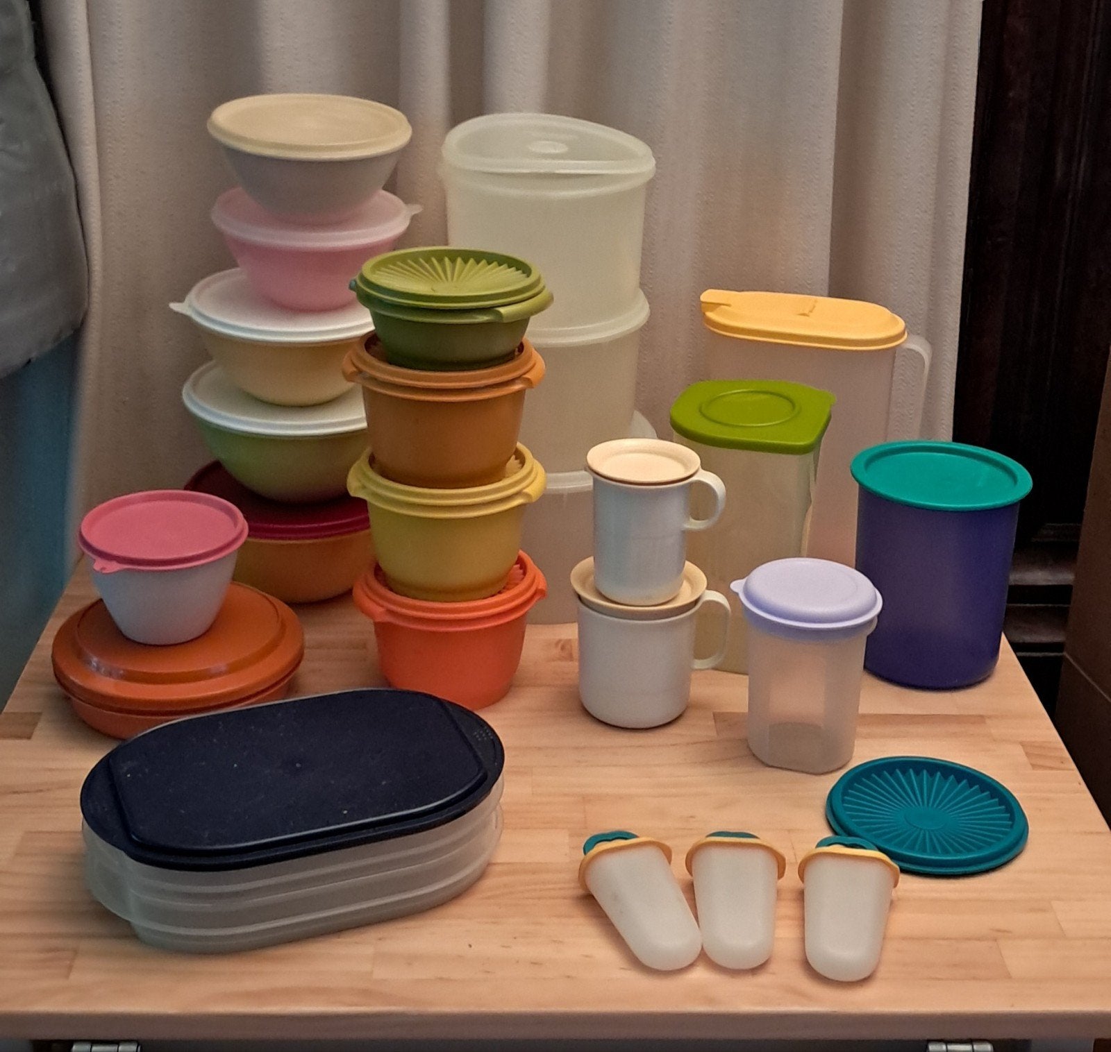 Grote partij Tupperware: kommen, bekers, bussen en meer, Huis en Inrichting, Keuken | Tupperware, Ophalen of Verzenden, Gebruikt