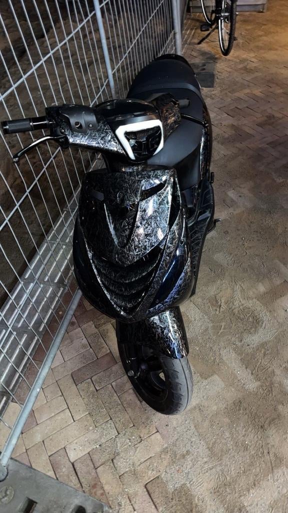 Piaggio Zip 4t., Fietsen en Brommers, Scooters | Piaggio, Ophalen of Verzenden, Zo goed als nieuw, Benzine, Zip
