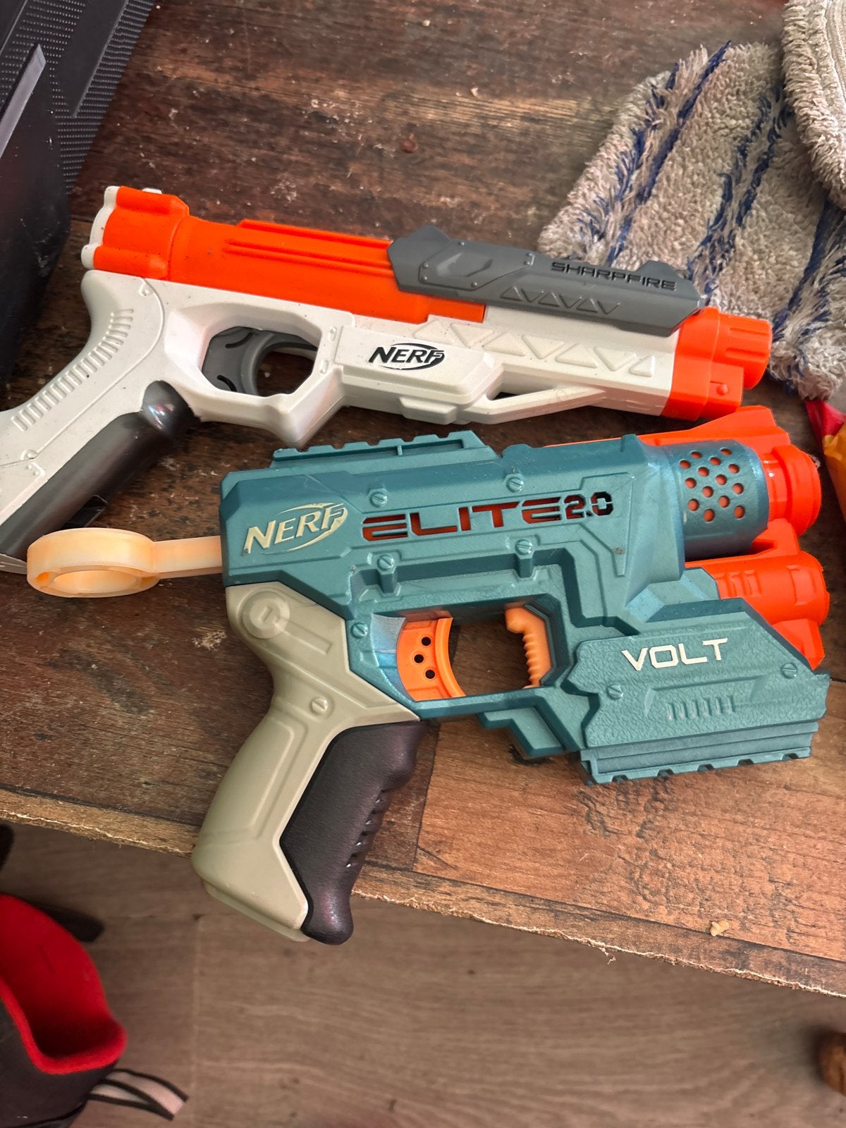 Nerf Blasters: Sharpfire en Elite 2.0 Volt, Ophalen, Gebruikt, Jongen of Meisje