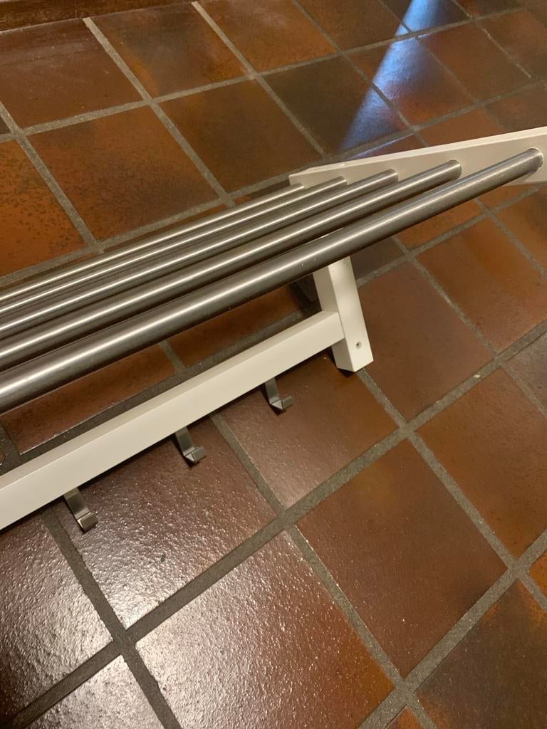 IKEA TJUSIG Kapstok met 5 haken en hoedenplank, Huis en Inrichting, Woonaccessoires | Kapstokken, Gebruikt, Minder dan 100 cm