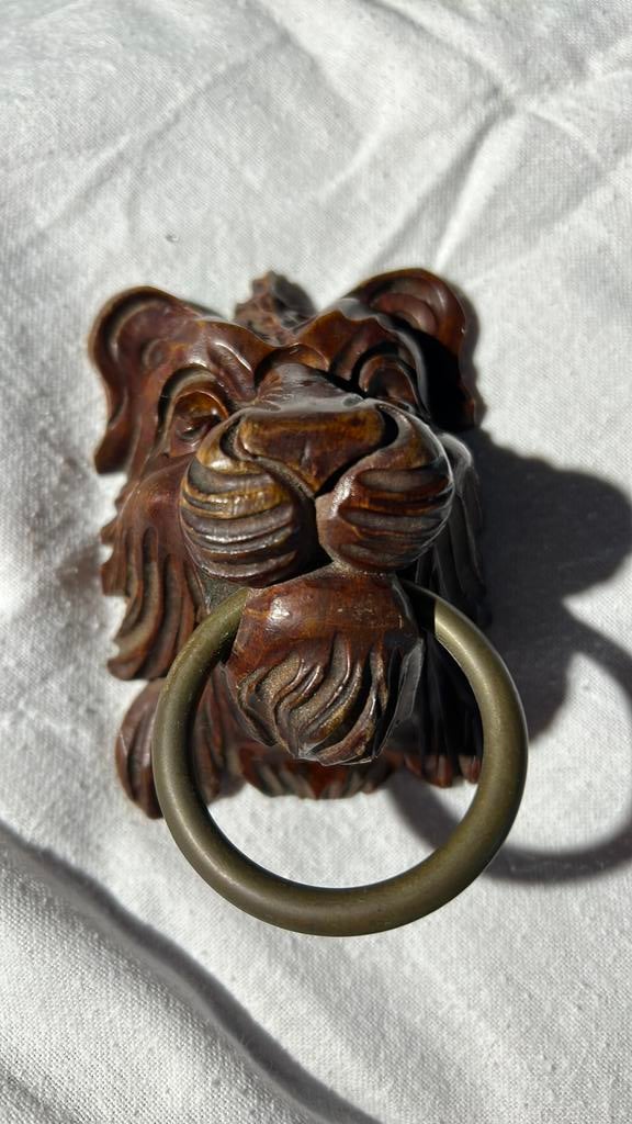 Houten Leeuwenkop met metalen ring, Ophalen of Verzenden