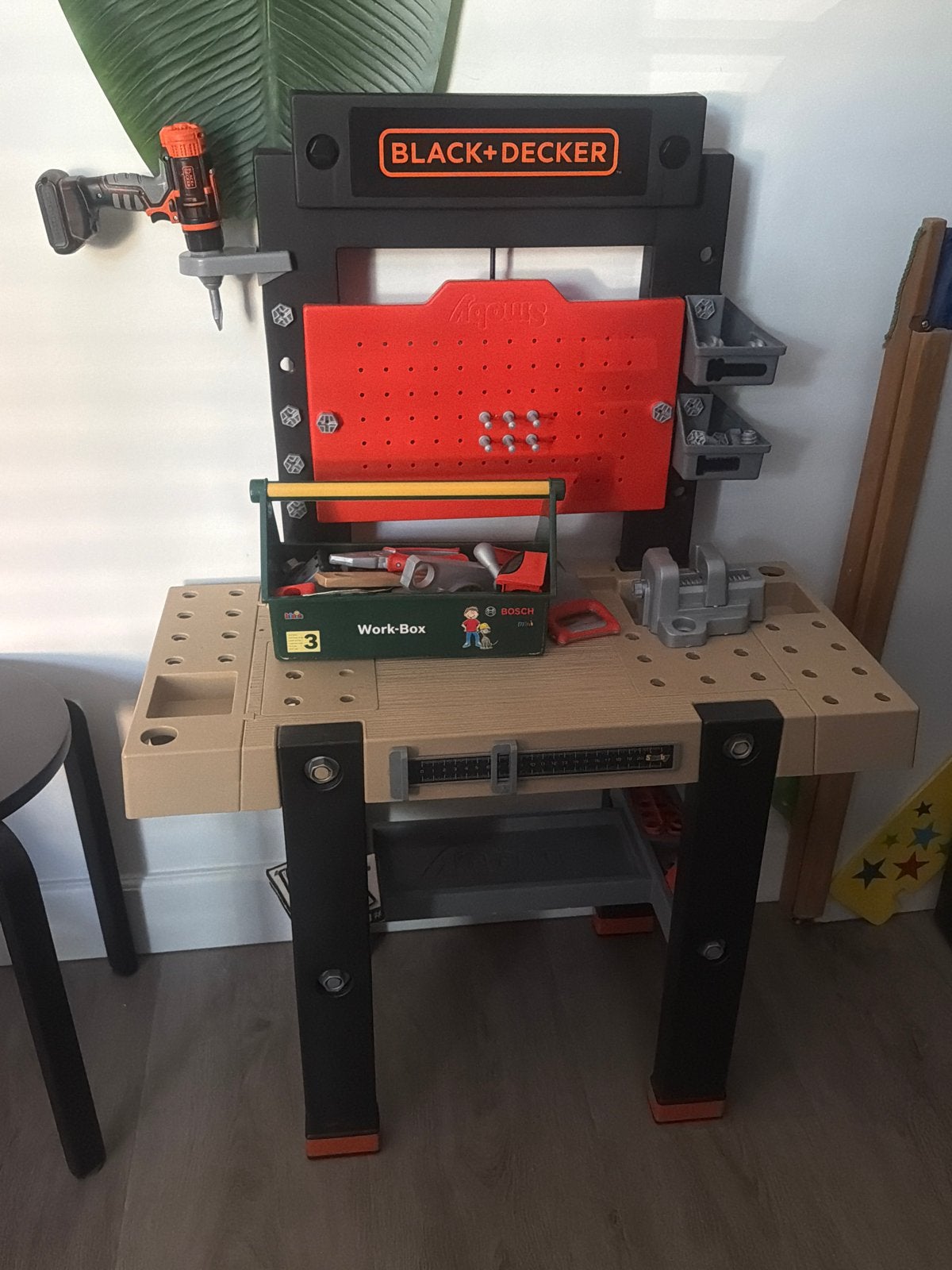 Black+Decker Werkbank met Bosch Work-Box en gereedschap, Ophalen, Zo goed als nieuw, Jongen of Meisje