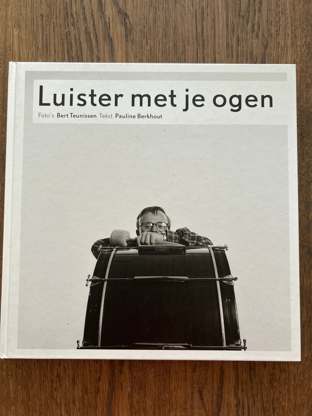Luister met je ogen - Fotoboek Lostband Orkest, Ophalen of Verzenden, Zo goed als nieuw, Artiest