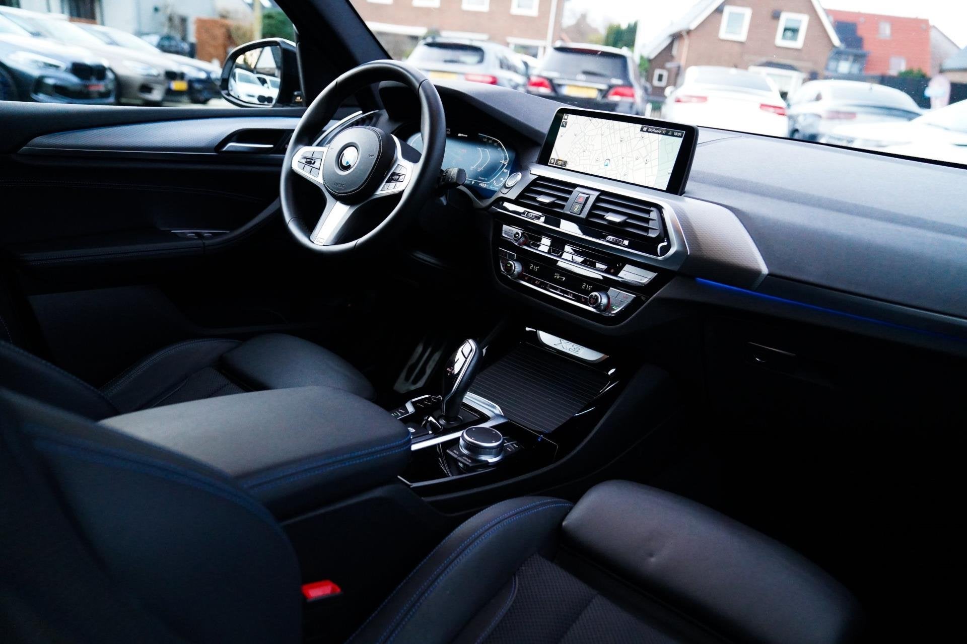 BMW X3 XDrive30e High Executive | Adaptieve Cruise | BMW LED, Gebruikt, 4 cilinders, 2000 kg, Leder en Stof
