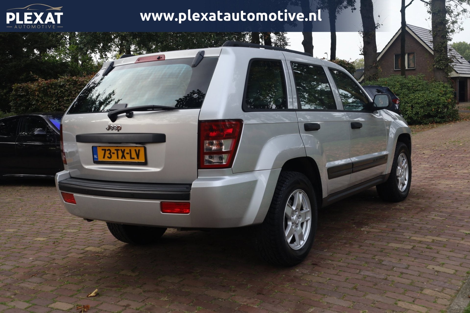 Jeep Grand Cherokee 4.7 V8 Laredo Aut. | Youngtimer | Stoelv, Automaat, Dealer onderhouden, Gebruikt, 8 cilinders