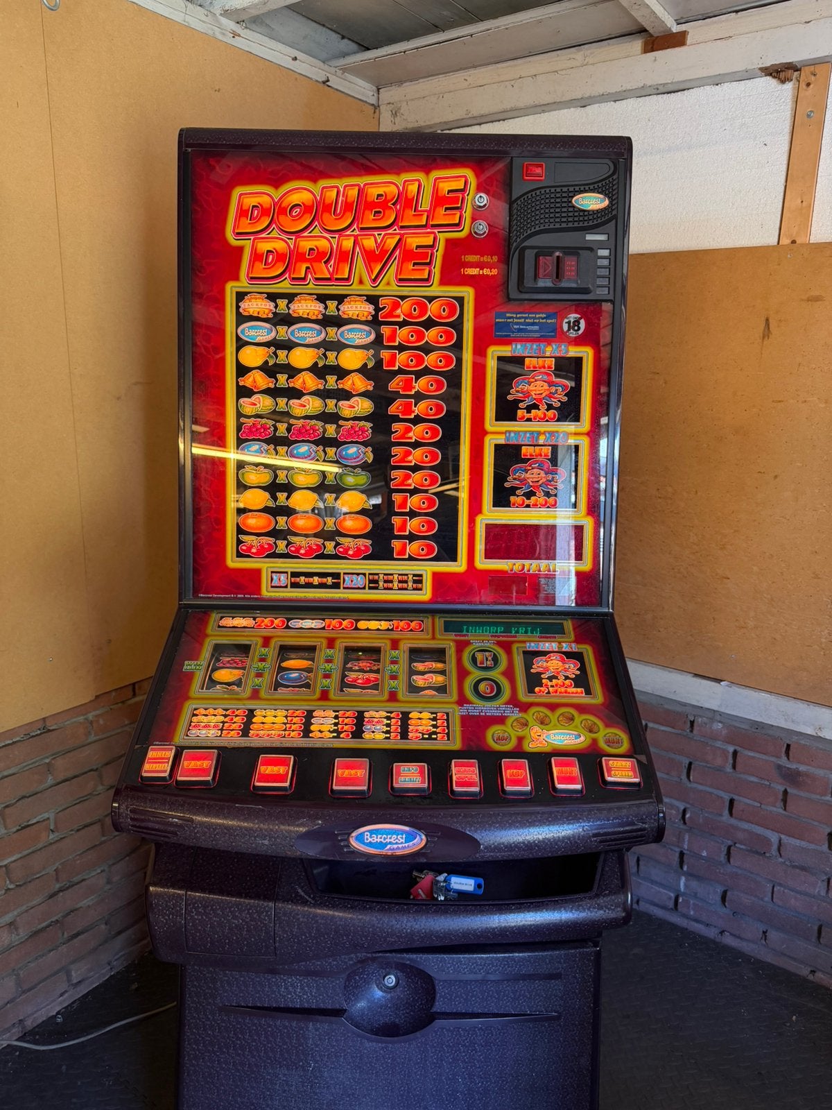 Double drive gokkast, Euro, Ophalen, Gebruikt, Met sleutels