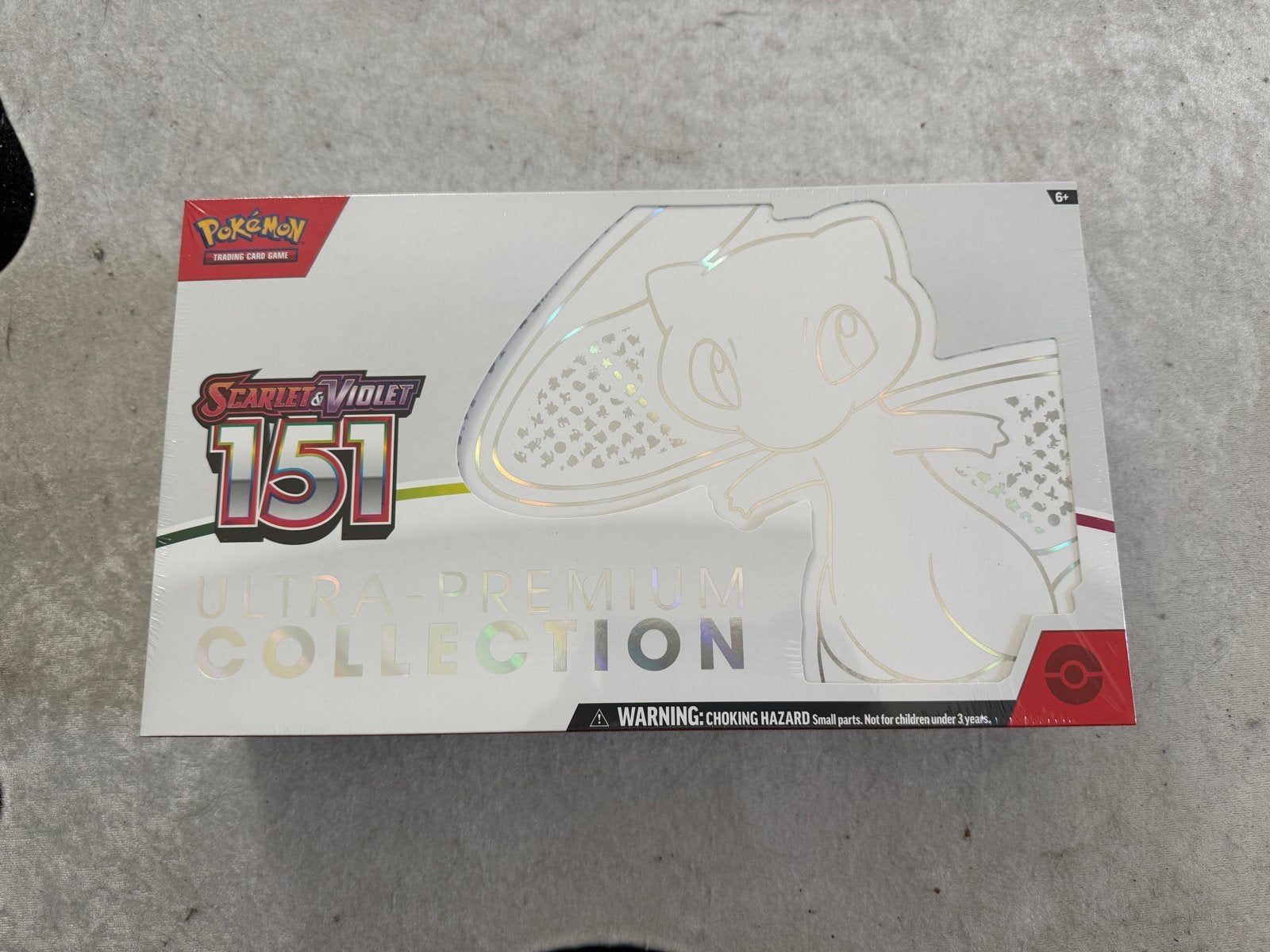 Pokémon: 151 Ultra-Premium Collection (tear seal achterkant), Ophalen of Verzenden, Zo goed als nieuw, Overige typen, Foil